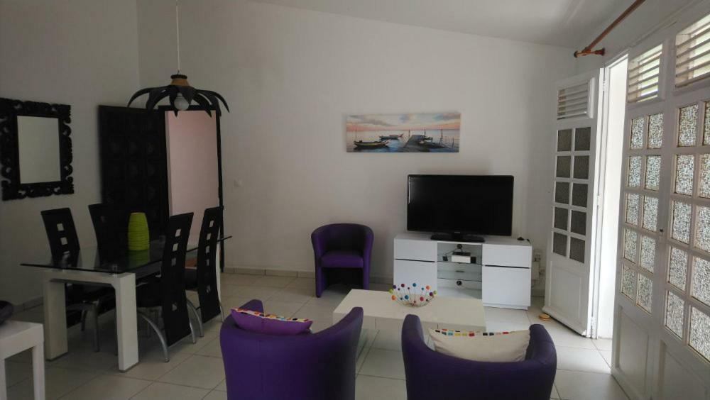 Appartement Gliceria Grande Anse Exteriör bild